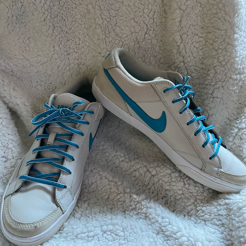 Nike Capri II Off-white/Turquoise Men’s Sneakers, Size 8.5